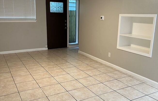 2 story 2 Bed 1 Bath - 2 Parking - Water Paid