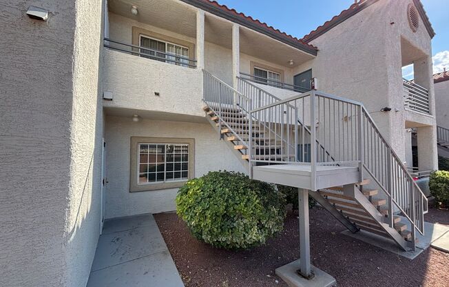 Beautiful 2Bed/2Bath home located in the Coral Palms Community!