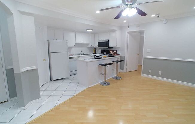 2 beds, 2 baths, 910 sqft, $2,450, Unit 308