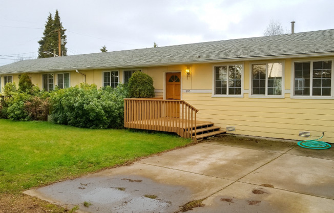 606 ALEXANDER AVE
