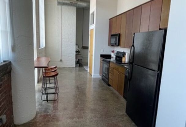 1 bed, 1 bath, 851 sqft, $1,650, Unit 110-109