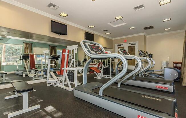 STATE-OF-THE-ART FITNESS CENTER