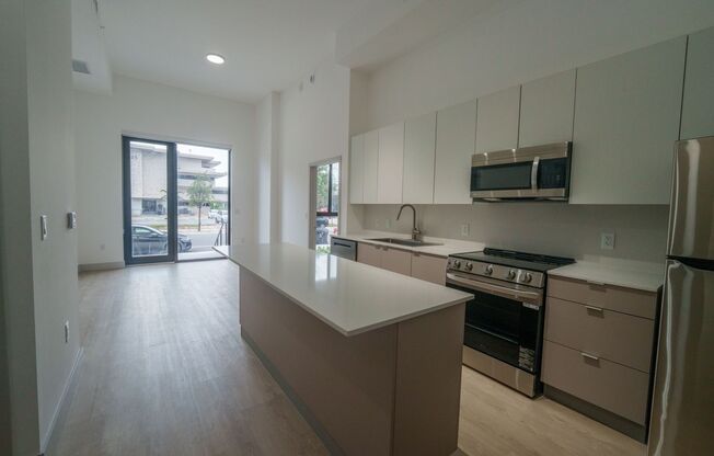 2 beds, 2 baths, 918 sqft, $2,155, Unit 106
