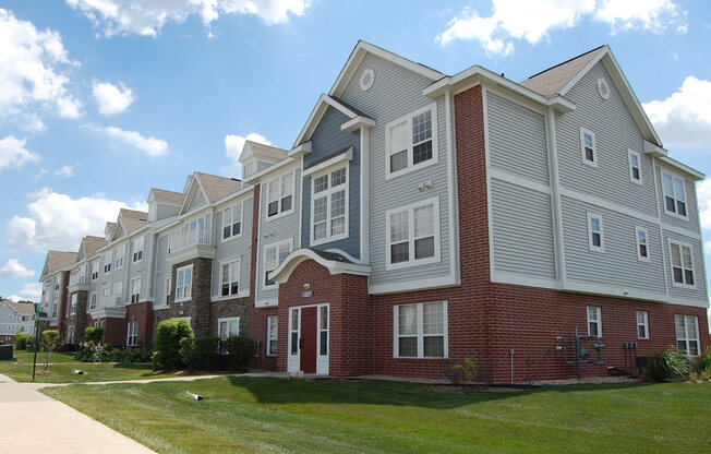 landscaped grounds at Autumn Lakes Apartments and Townhomes, Mishawaka, 46544