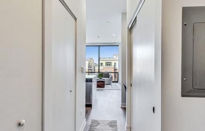 1 bed, 1 bath, 585 sqft, $2,400, Unit 3431-210