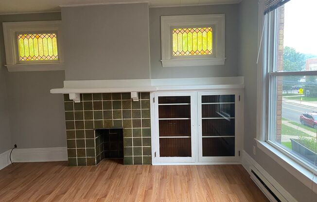 1 bedroom with Character!