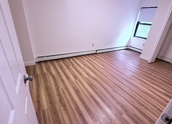 3 beds, 2 baths, 1,110 sqft, $5,100, Unit 30
