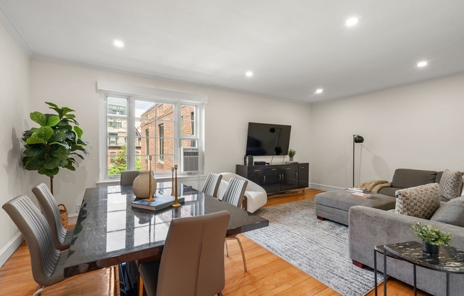 15 MONMOUTH CT