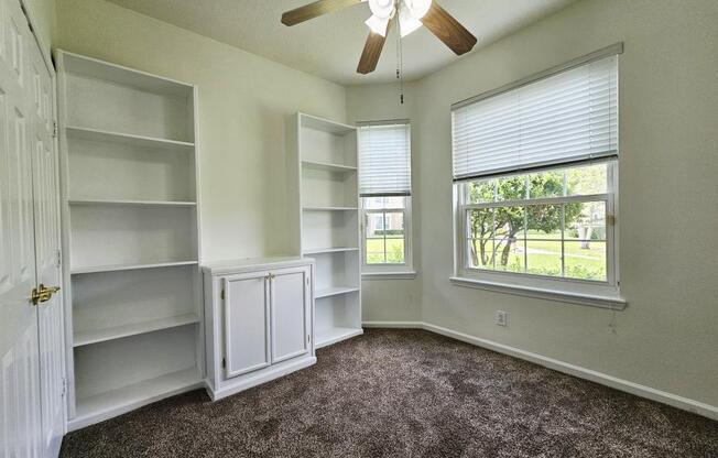 3 beds, 2 baths, 1,206 sqft, $1,600