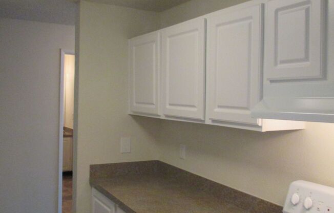 2 beds, 1 bath, 868 sqft, $1,799, Unit 22
