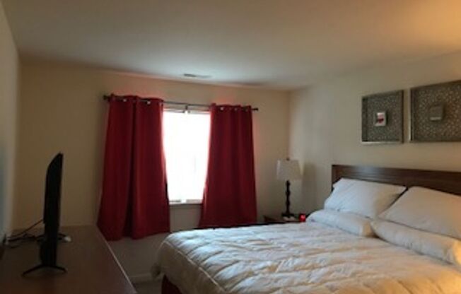 2 beds, 1 bath, 1,118 sqft, $2,893, Unit 17-f