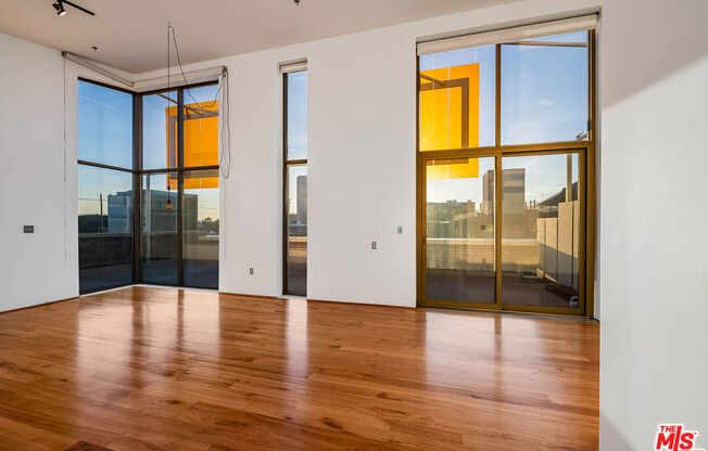3 beds, 3 baths, 2,330 sqft, $8,500, Unit 106