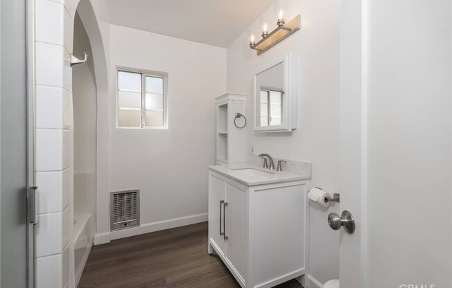 3 beds, 1.5 baths, 1,767 sqft, $6,000