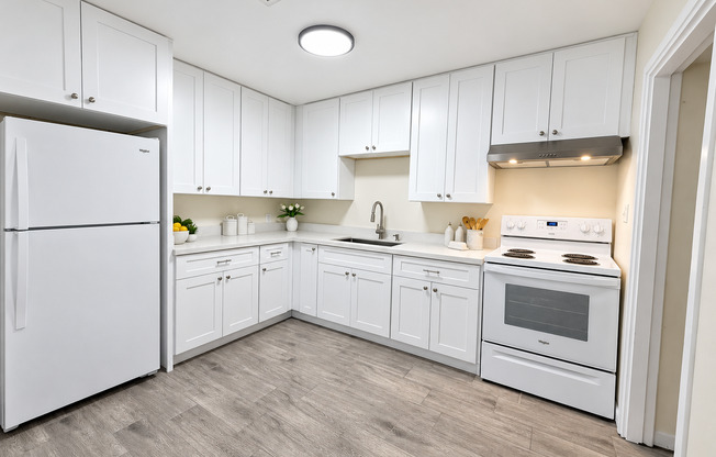 Spacious 5-Bedroom Home with 2 Baths – Plenty of Room to Live & Entertain