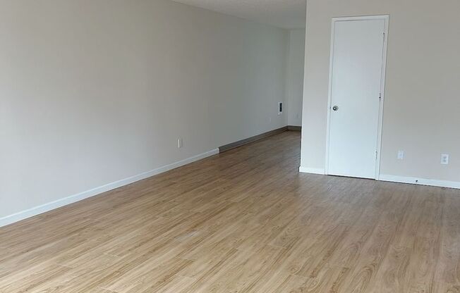 2 beds, 1 bath, 845 sqft, $1,575, Unit 49