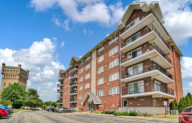 8010 RIVERWALK DR