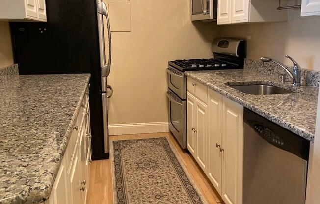 1 bed, 1 bath, 935 sqft, $3,300, Unit 14J