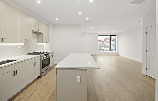 256 DORCHESTER ST