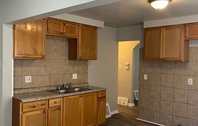 4 beds, 1 bath, $1,400