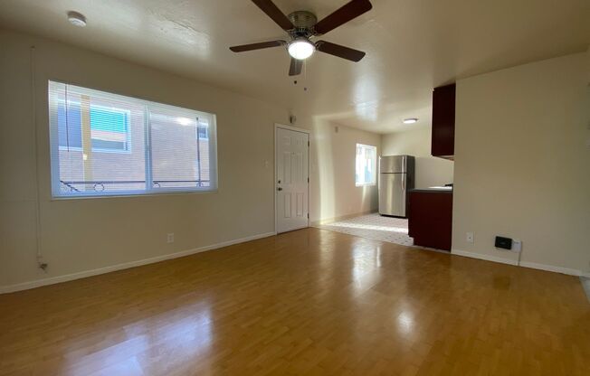 2 beds, 1 bath, 700 sqft, $1,995