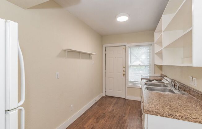 Studio, 1 bath, $895