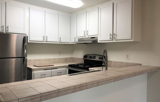 1 bed, 1 bath, $2,200, Unit #137