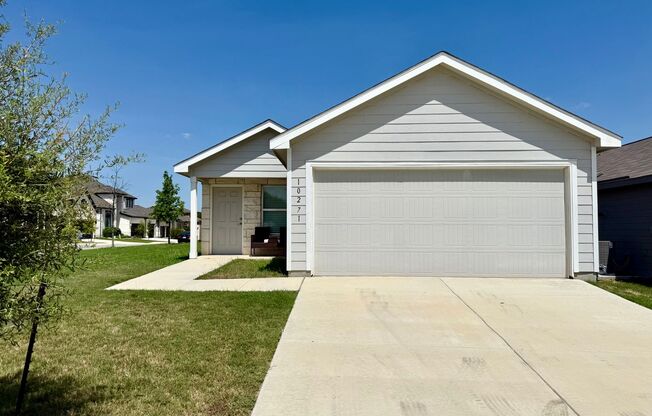 Beautiful 4 bedroom, 2 bathroom Home in Vida near Texas A&M San Antonio!