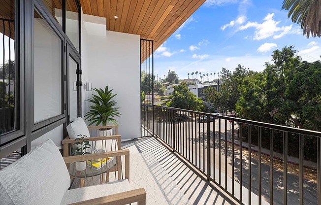 Cozy Patio at Edendale Crossing, Los Angeles, CA 90026