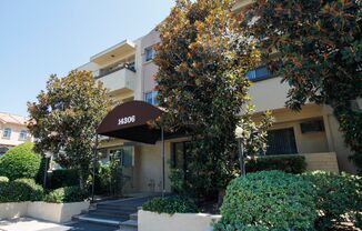 14306 Riverside Dr.