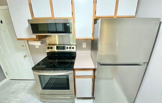 1 Bedroom Apartment in Burlington VT Available 9/1!