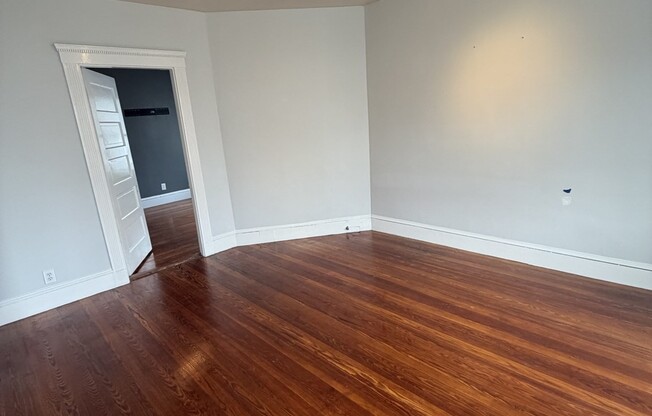 2 beds, 1 bath, 1,200 sqft, $2,500, Unit 3