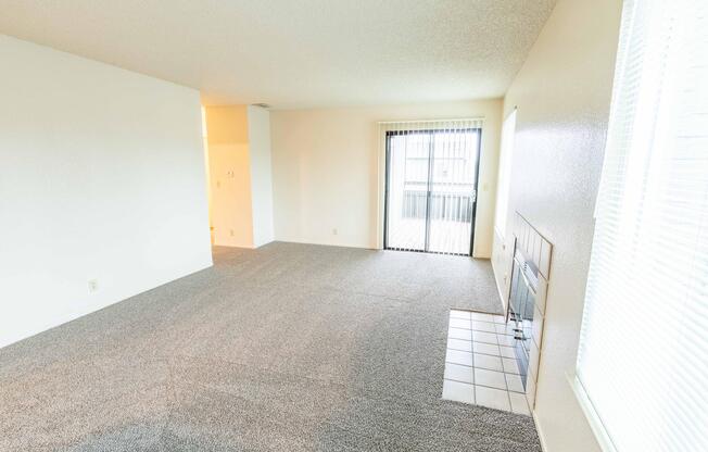 2 beds, 2 baths, 945 sqft, $1,595
