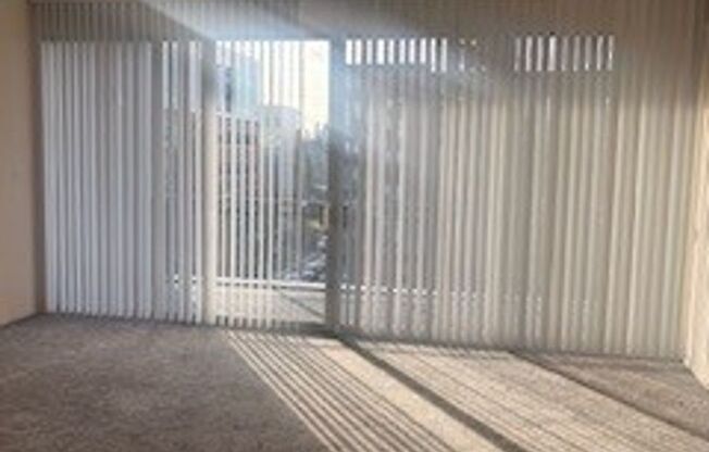 2 beds, 2 baths, 970 sqft, $1,695, Unit 502