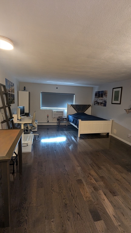 Studio, 1 bath, 405 sqft, $1,850, Unit 43