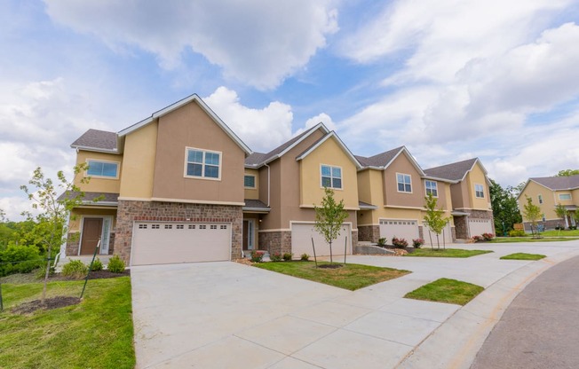 Building view at Prairie Creek Apartments & Townhomes, Lenexa, Kansas