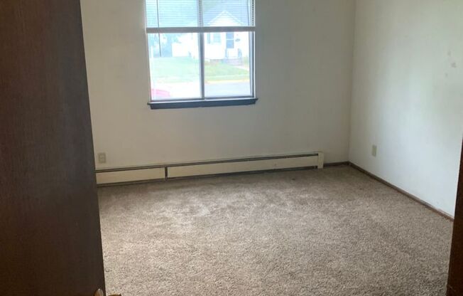 2 beds, 1 bath, 800 sqft, $950