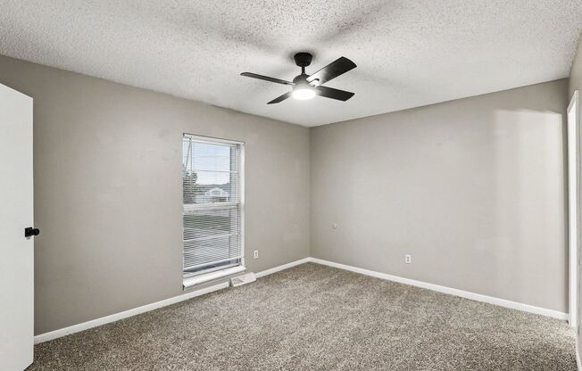 4 beds, 2.5 baths, 1,650 sqft, $1,800, Unit Chapel Dr-6823