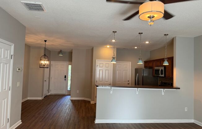 Renovated Townhome in Live Oak. Available now!!