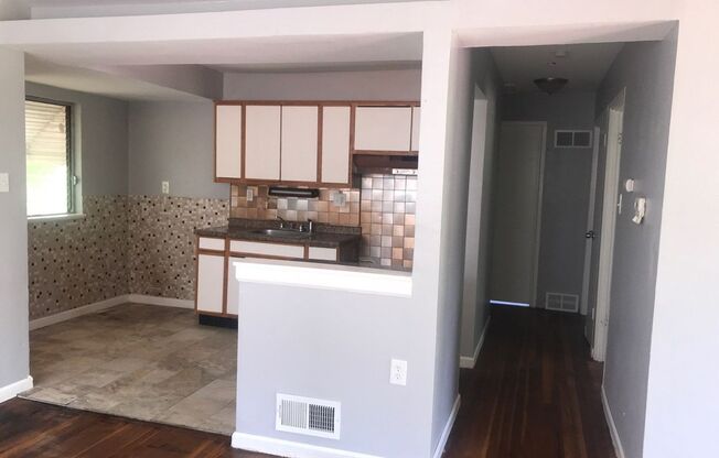 3 beds, 1 bath, $1,565