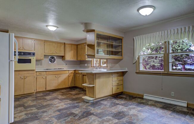 2 bed, 1 bath –1270 SF – Nice Ranch Single Family Home (Appleton)