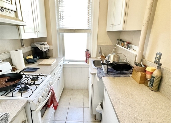 1 bed, 1 bath, 650 sqft, $2,950, Unit 25