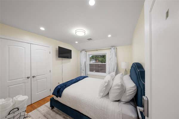 230 9 EDGEWOOD AVE