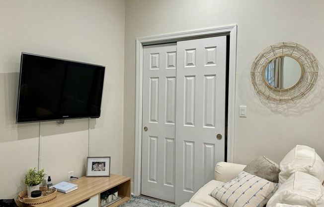 827 Boylston St Apt 302