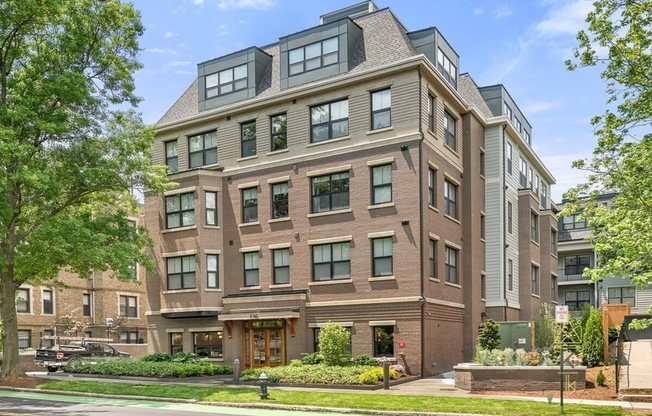 2 beds, 2 baths, 926 sqft, $4,995, Unit 414