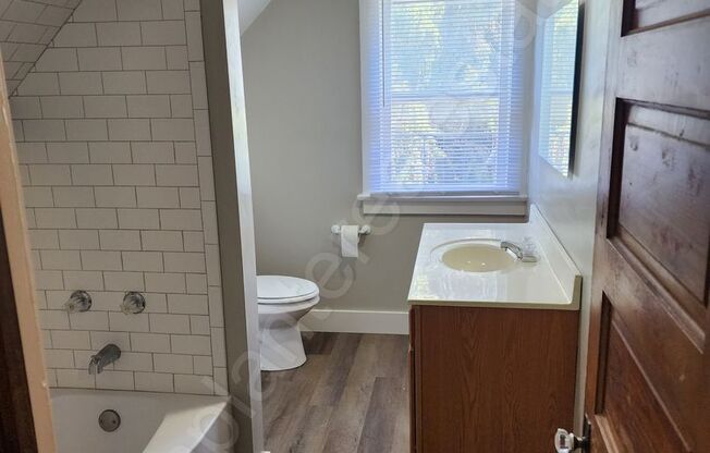 3 beds, 1 bath, $1,250