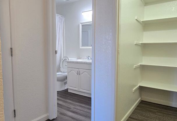 1 bed, 1 bath, 850 sqft, $1,330, Unit 3430-46