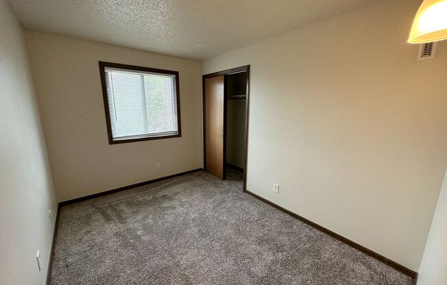 2 beds, 1 bath, $750