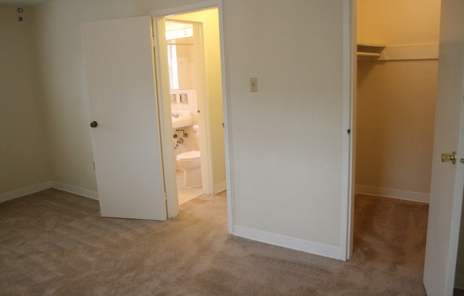 1 bed, 1 bath, 610 sqft, $900, Unit D06