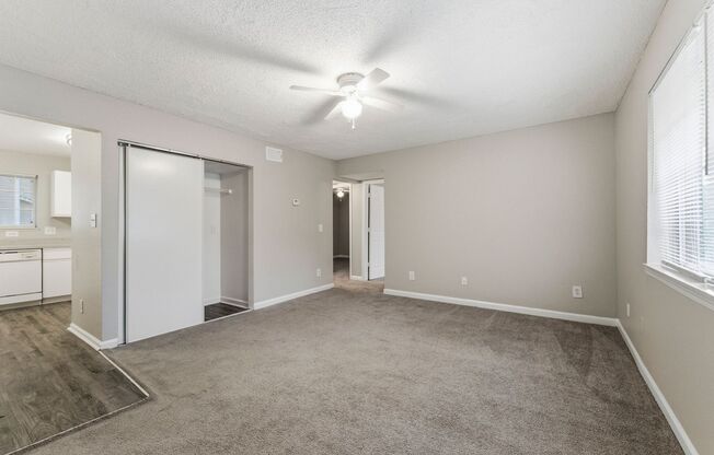 2 beds, 1 bath, 820 sqft, $1,260, Unit 3507-01
