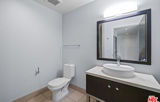 1 bed, 2 baths, 1,110 sqft, $4,000, Unit 815